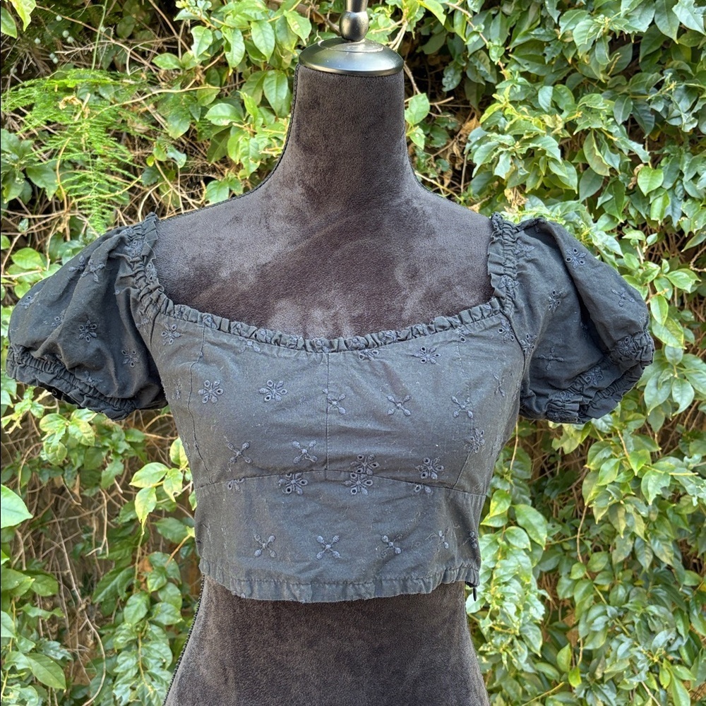 Gap Eyelet Crop Top Black Top Size Medium Y2K Inspired Whimsigoth Small Babydoll - Picture 4 of 7